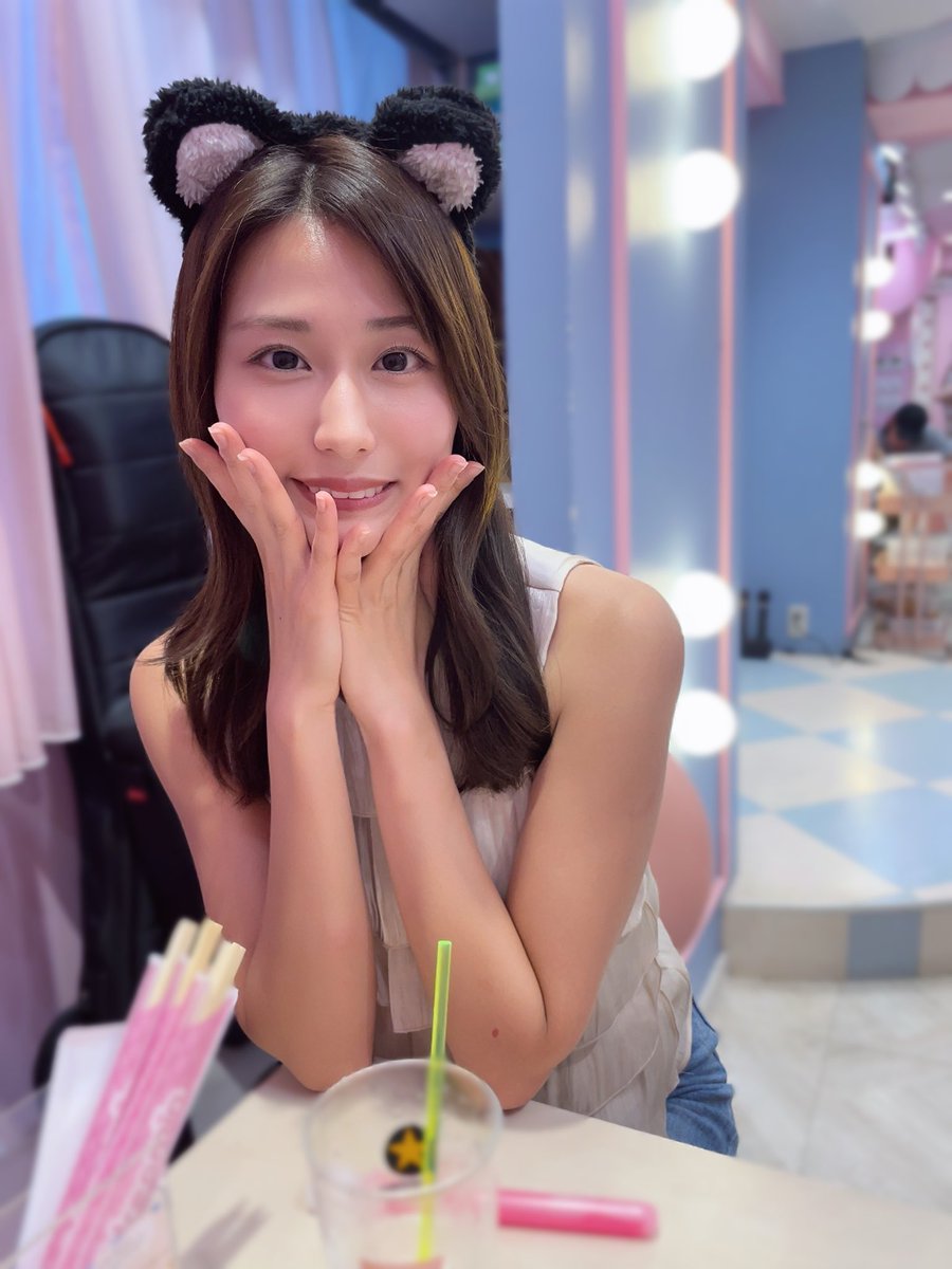manaka_yuimi's tweet photo. バンド終わりに、メンバーと初メイド喫茶🐱✨
念願の��え萌えきゅんできた🫶 https://t.co/T6CJfFkRvr
