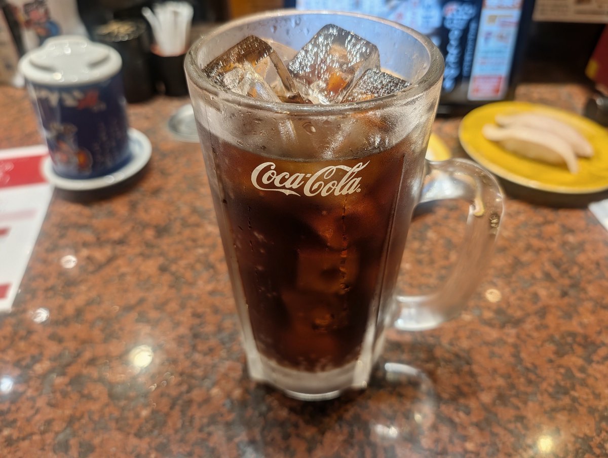 NobuTV's tweet photo. 久々のがってん。
メガコーラがメニューにあった！
コーラ好きな私としては嬉しすぎる☺ https://t.co/ggvJUYjMYk