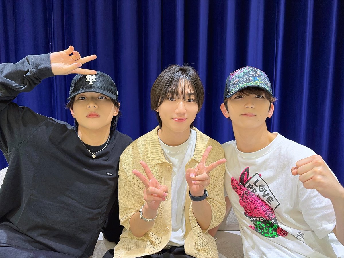 Lienel_official's tweet photo. ＼🕖このあと19:30〜！／

メジャーデビューシングル
『メロ・コレクション』
リスニングパーティー開催！

本日は #高岡ミロ #森田璃空 #武田創世
の3人でお届けします🎙️✨

#Lienel の楽曲を聴きながら
リアルタイムでチャットが楽しめます🗣️
https://t.co/Y13daODTv9

#Lienel_メロコレ https://t.co/o9iSOjuRTT