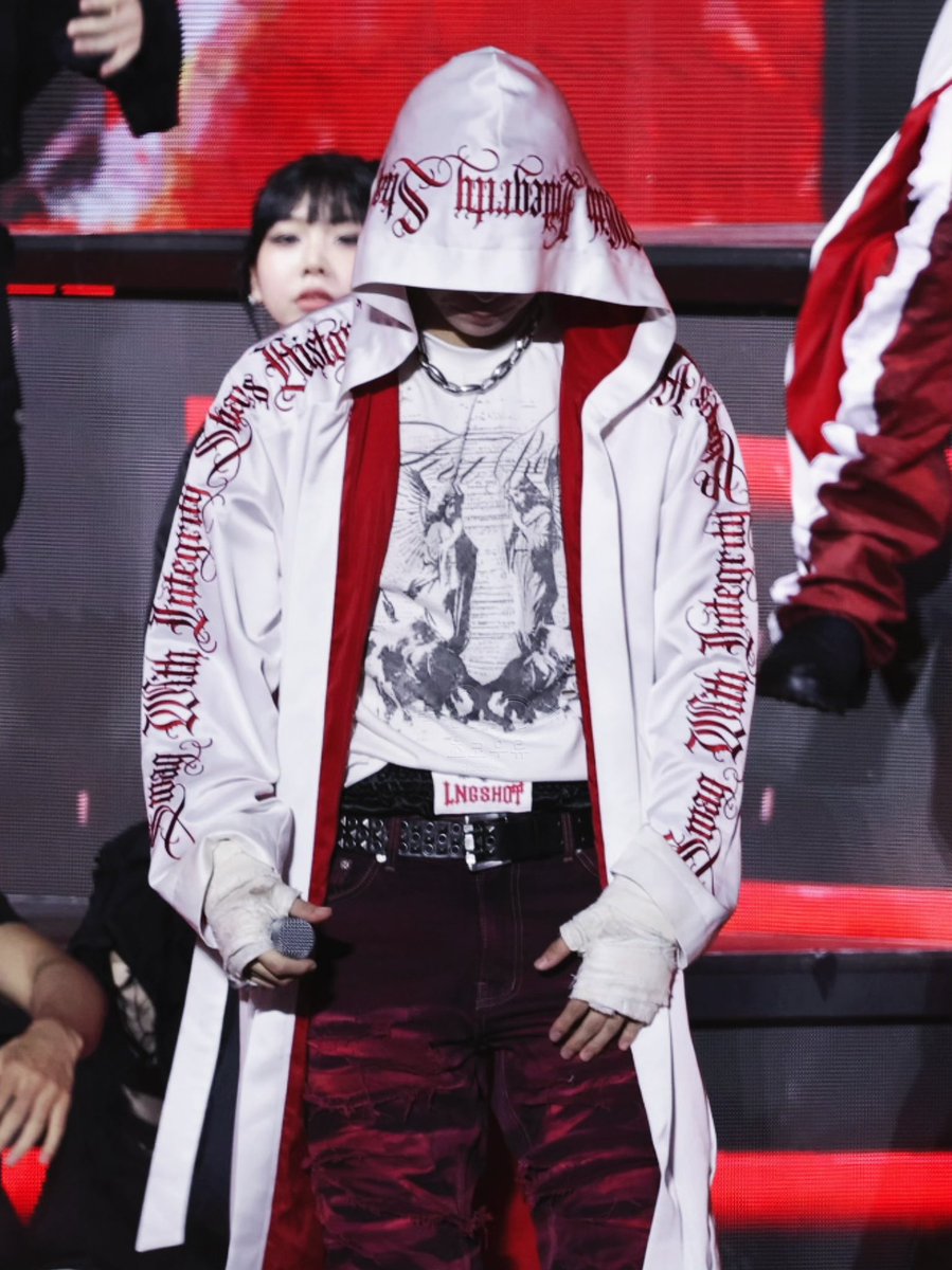 chocouryul's tweet photo. RYUL STYLE 🫵🏻❤️

#김률 #률 #롱샷 #LNGSHOT 
#롱샷_KM차트어워즈_신인상_축하해
#LNGSHOT_KMA2026_NewArtist https://t.co/MA1ZxC7o4L