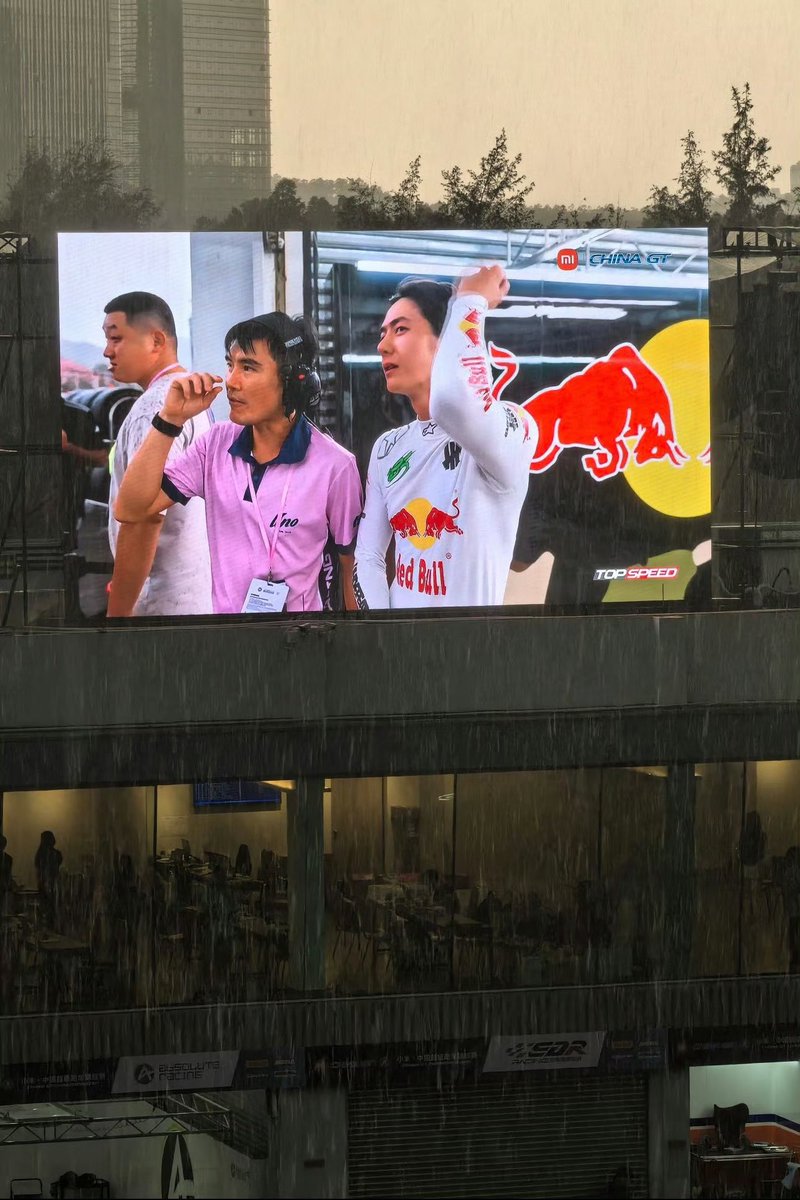 ttoonmikwl's tweet photo. เจอรูปนี้ไปกูเดรสเสยผมทำไมมันหล่อ https://t.co/VWOX7NTPlF