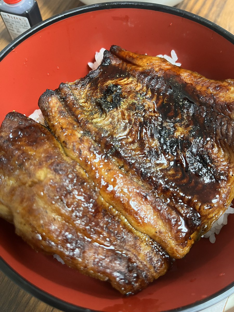 4834's tweet photo. 土用の丑の日を間違えて、今日食べちゃった🤣 https://t.co/WsnVvtuc6Q