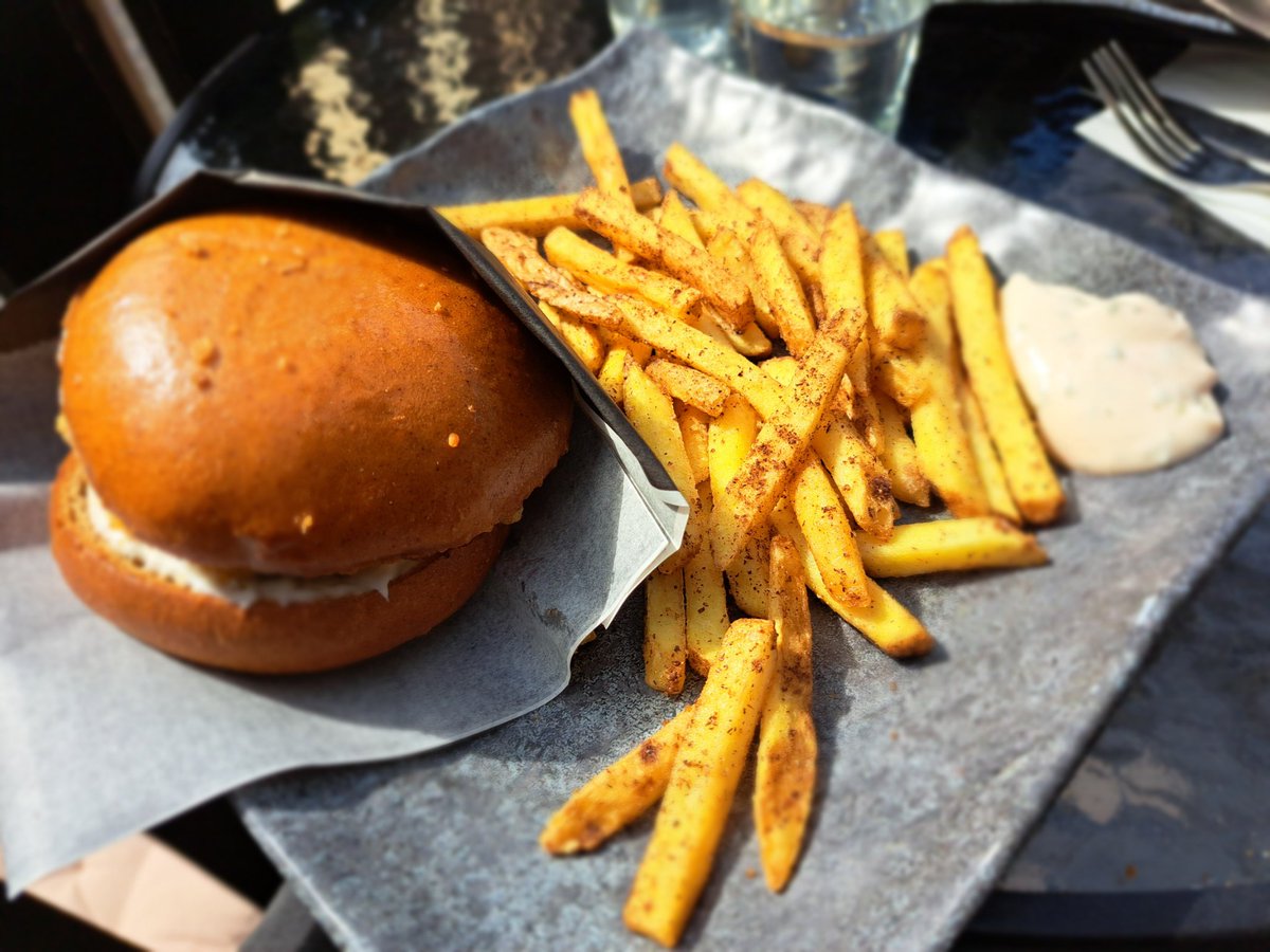 jarvansalo's tweet photo. Tuotteet aivan priimaa. #haukismash #fishburger https://t.co/fVDXwMGedI