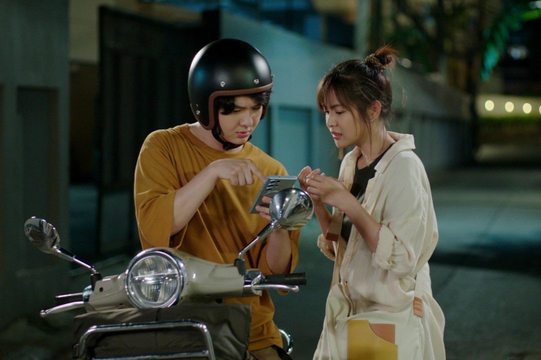 Guguching1's tweet photo. Nong Yuan in EP8 tonight 🥰

//……Yuan secretly takes time off work to learn sewing and meets Guy who helps him…..//

IG: CH3thailand 

#เงินงานความรัก 
#TheRunningofLoveandMoney 
#Saint_sup https://t.co/DiUkHl8GCH