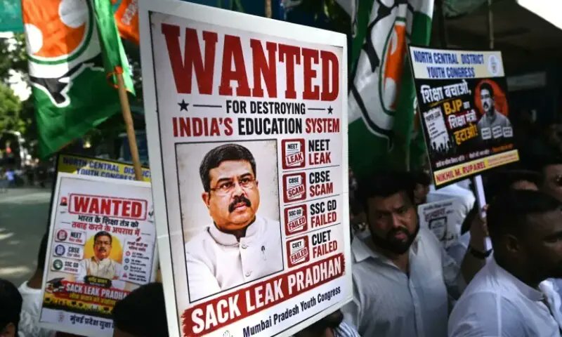 _ZainabMirza's tweet photo. 'Cockroaches won': India's education minister resigns after days of youth protests

#OurShuhadaOurPride https://t.co/7OpamFYWFG
