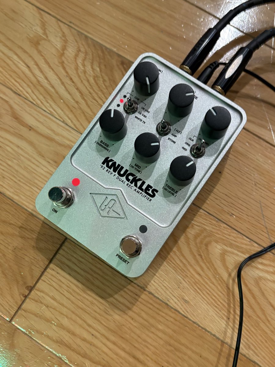 mcrquarter's tweet photo. 遺伝子治療学会の帰りなので機材はこれだけ https://t.co/ysSNioSxyb