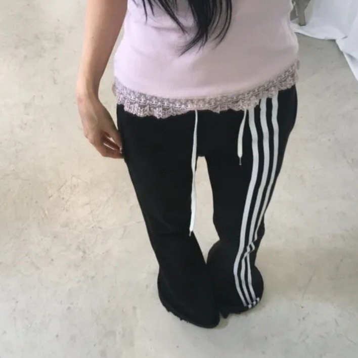 MyoArchives's tweet photo. 요즘 이런 유니크한 트랙팬츠가 끌림.. https://t.co/ZgEv2qApT6
