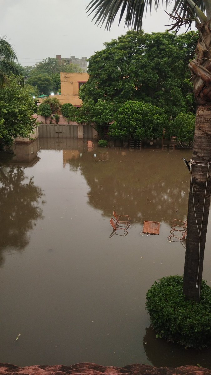 Cata5tr0ph1c's tweet photo. @chsandhilaa It's Saturday 25 July and we are stuck in our homes for the last 3 days. We are right besides DHA Phase 8 and Jindal Polo Club. No one is coming for our help. DHA has dumped all its rain water into our area. https://t.co/THtFJtxVWX