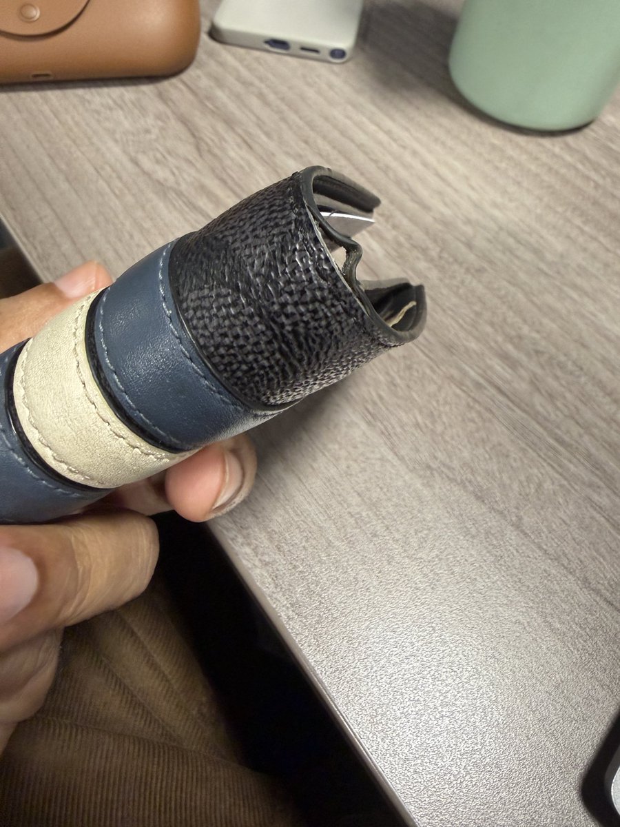 RiotExpress's tweet photo. @TATACLiQLuxury I bought this @Coach  wallet for 17k from your website … look at the condition. Are you selling old stock or deadstock. Please send me a refund or replacement. https://t.co/rFfLfQEsJc