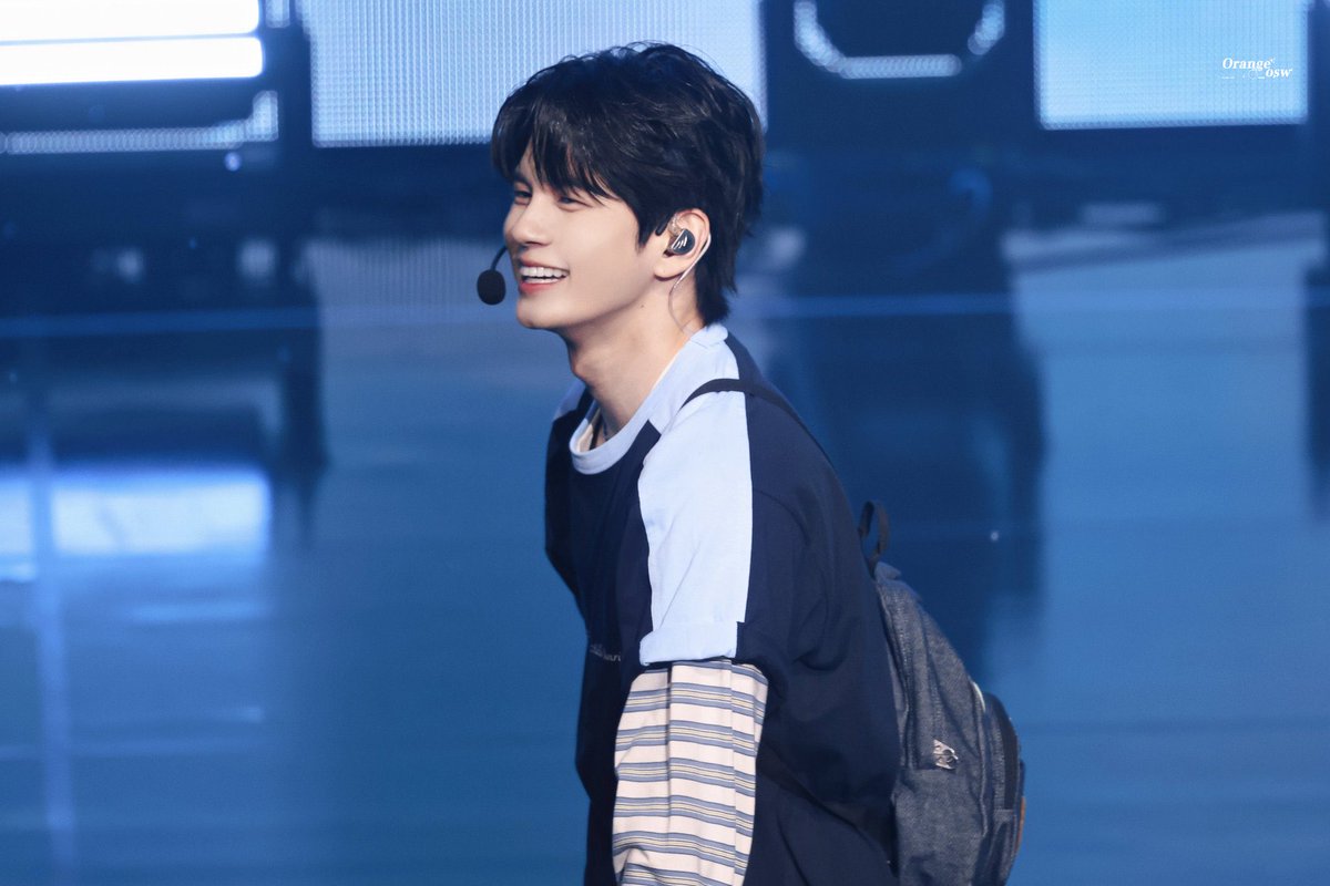 ong_ly_you's tweet photo. 9년전 그대의 연예인이 되어 평생을 웃게해줄게요 라고 노래했던거 진짜잖아 아직도 그대로야 못하는게 없는 옹성우 사랑해🥹 https://t.co/lQ5jQCKNDo