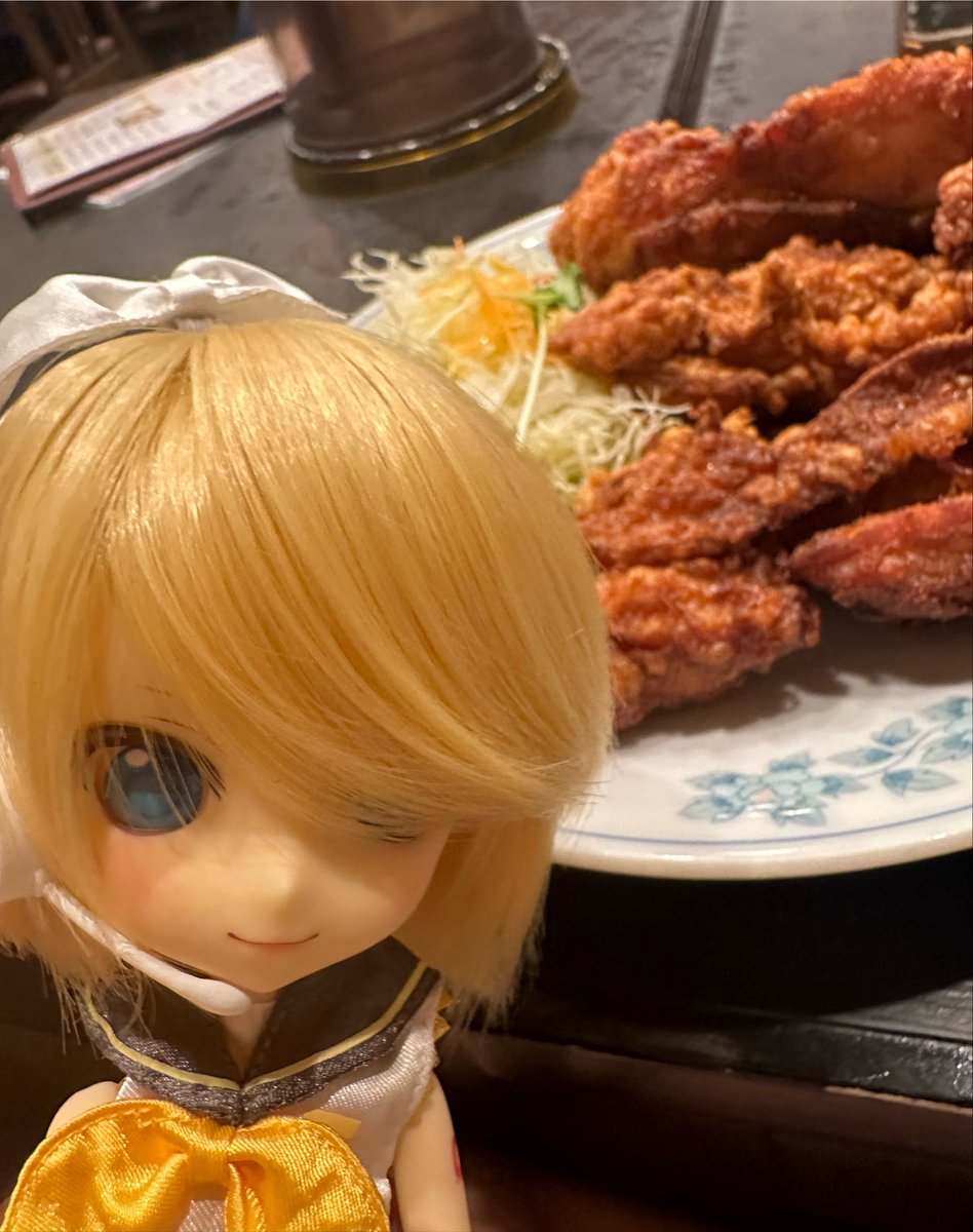 Kan0nsan's tweet photo. でっかいからあげ https://t.co/WTvOYrTItG