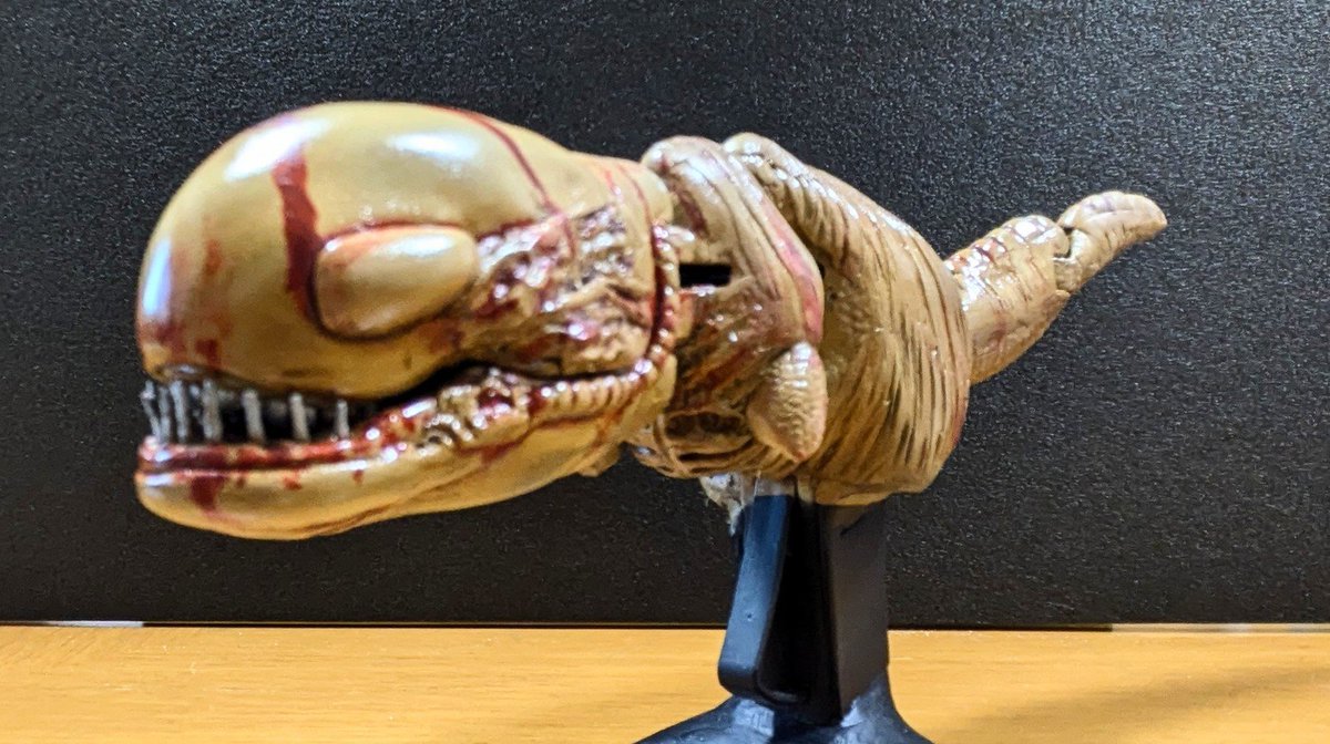 mokeidaisukisol's tweet photo. ティラノサウルスのオモチャを改造してＡＬＩＥＮのチェストバスターを作りました♪
血まるけの穴を開けたＴシャツから出して動かしたらおもろいかな♪
(^o^)

#ＡＬＩＥＮ https://t.co/ZZJQrbaS08