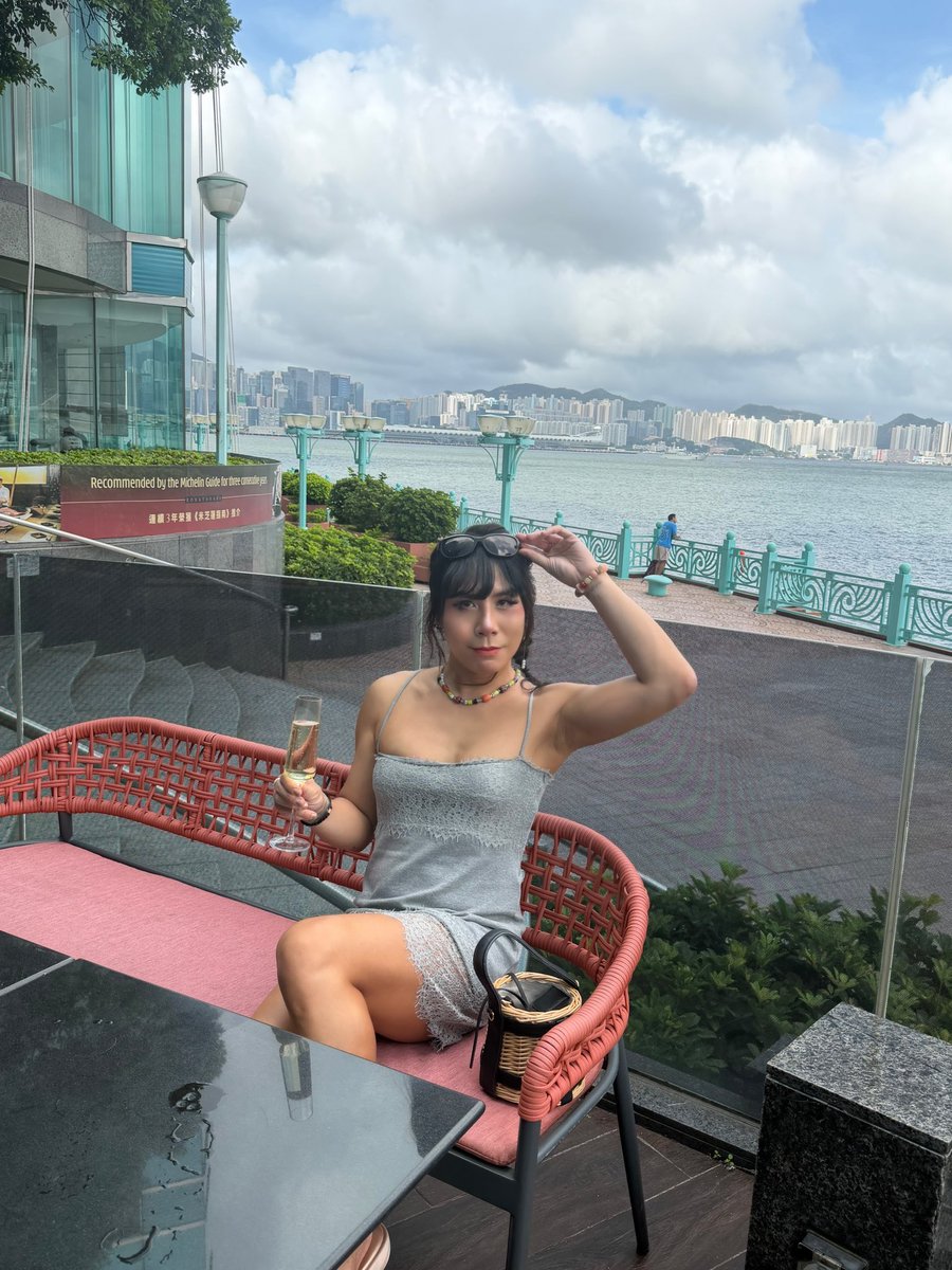 jinnybabybaby's tweet photo. Getting some bubbles before the severe typhoon 💨💨💨 and super hot now 🔥🔥🔥😭😭😭
#staysafe #hktyphoon #hothothot🔥 #hkfoodieblogger https://t.co/djU7q5EMYT