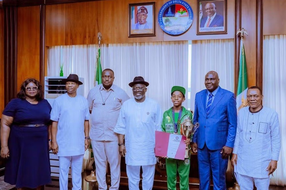 thecableng's tweet photo. PHOTOS: Oborevwori hosts 2026 Spelling Bee gold winner, announces N20m gift

Sheriff Oborevwori, governor of Delta, has hosted Chinedu Okediachi, a Delta indigene and one of the winners of the 2026 Spelling Bee World Cup in China.

Last week, Okediachi, a student at Madonna International College Asaba, participated in the global event in Shanghai alongside his teammates Adeolu Oluwadamilola Oreofe, Abdurrahman Yusuf, and Maryam Yusuf.

Other African countries represented at the global event included Ethiopia, Côte d’Ivoire, Malawi, South Africa, and Zimbabwe.

https://t.co/gBAsYSaJV0