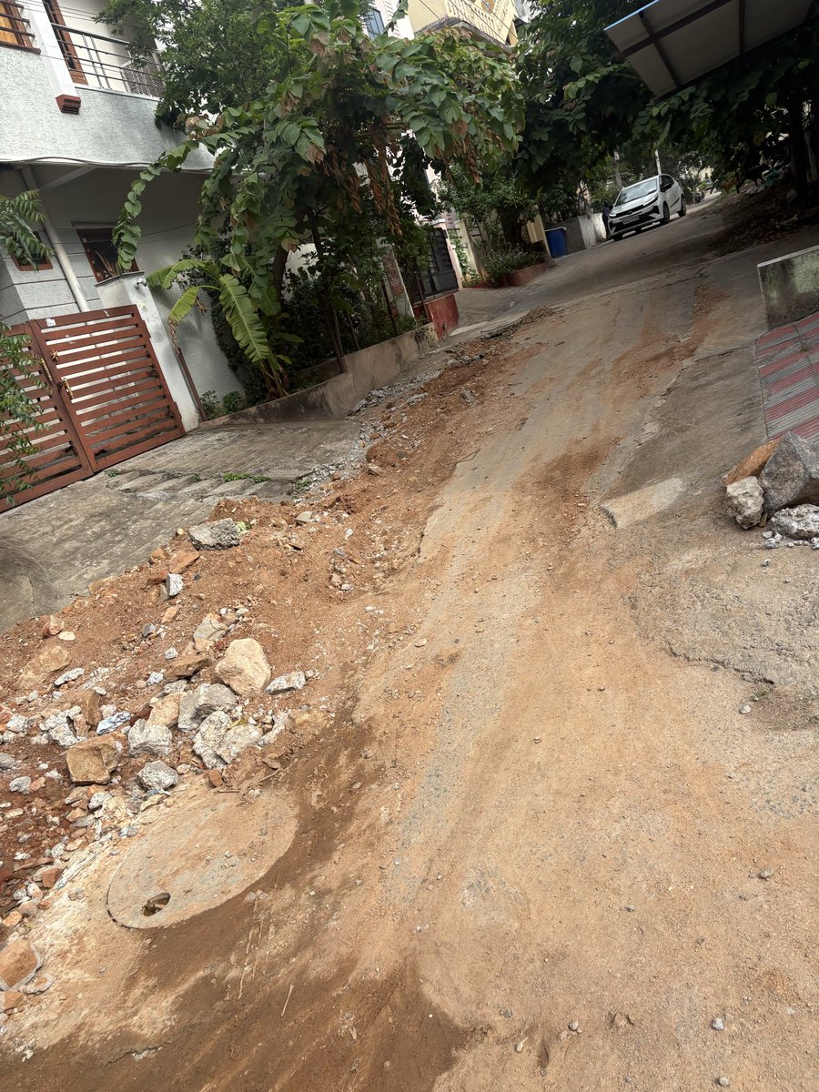 nkumar76cops's tweet photo. @SwmDee17921 @DC_Badangpet  sir kindly requesting you to  cleanup wastage. Unable to access from last 10 days.  Road no 10. Triveni Nagar. Balapur X roads. https://t.co/WXDSJBOk1Z