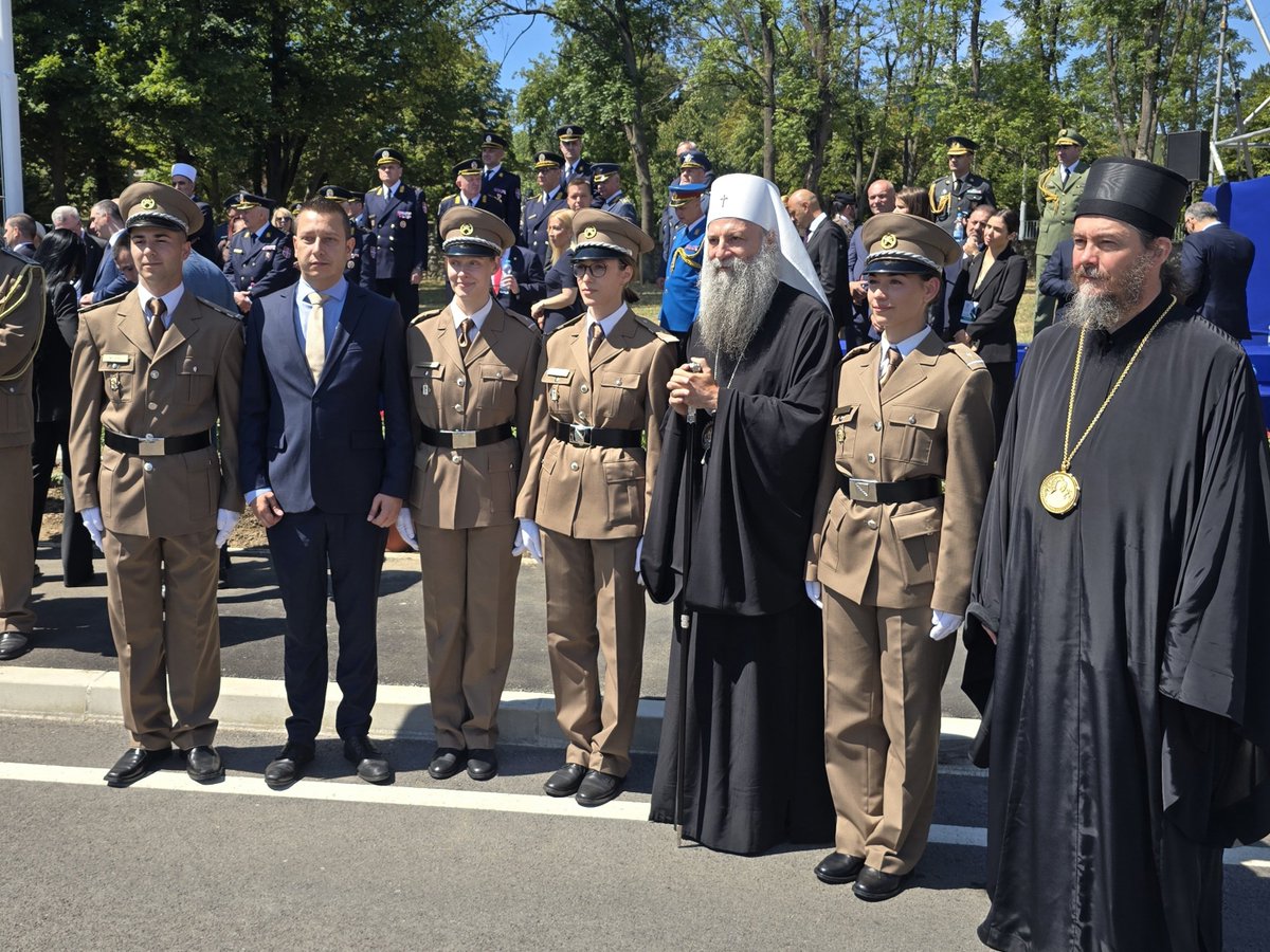 AGoganovic's tweet photo. Кратак, али веома срдачан разговор са Његовом светошћу патријархом српским Порфиријем и војним епископом Доситејем, који су честитали промовисаним кадетима Оружаних снага БиХ и пожељели им много успјеха у будућој официрској служби. 
#Beograd https://t.co/tqTaEG8lu8