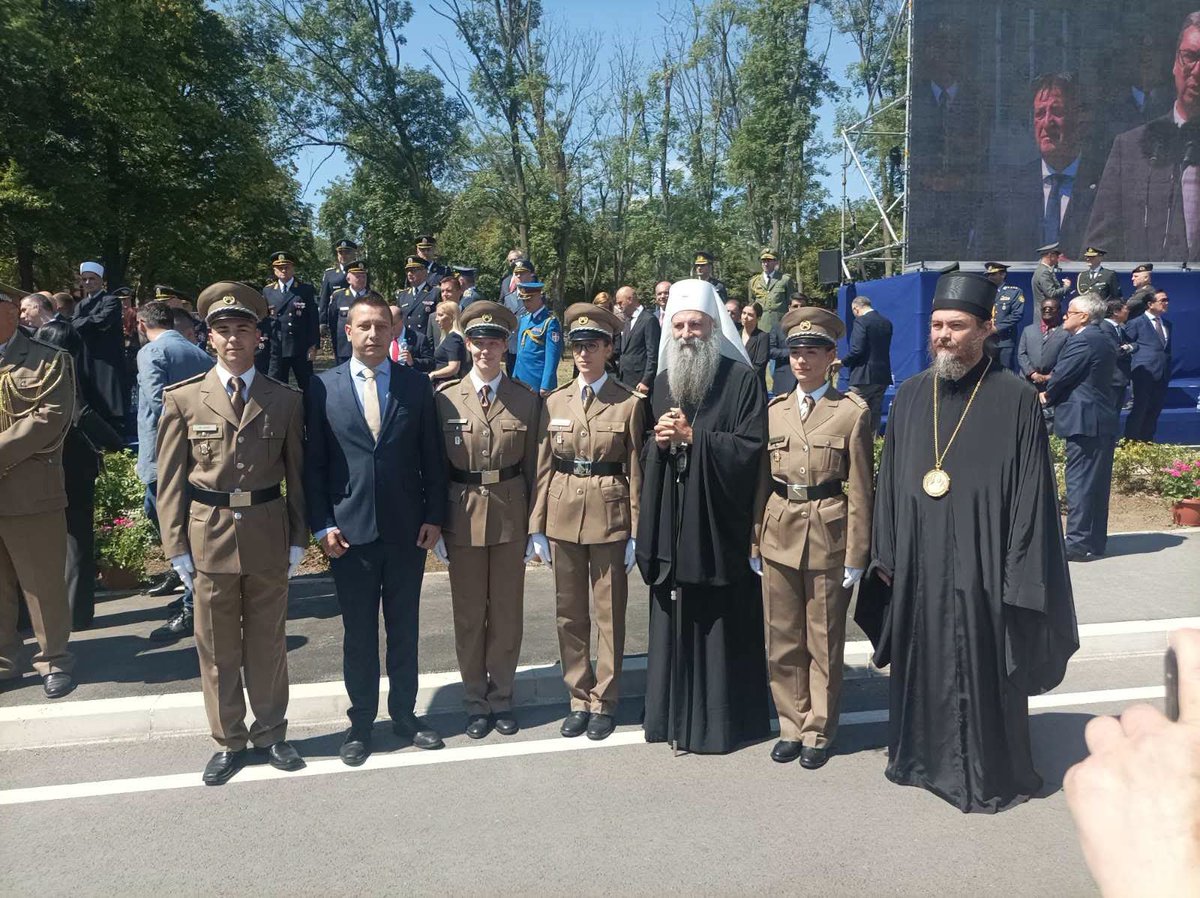 AGoganovic's tweet photo. Кратак, али веома срдачан разговор са Његовом светошћу патријархом српским Порфиријем и војним епископом Доситејем, који су честитали промовисаним кадетима Оружаних снага БиХ и пожељели им много успјеха у будућој официрској служби. 
#Beograd https://t.co/tqTaEG8lu8