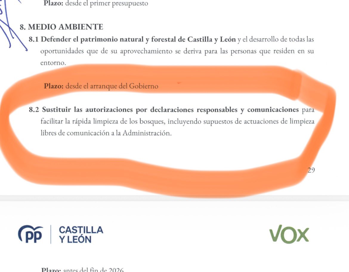 IglesiasMamen's tweet photo. Ávila arde por haberse saltado una autorización.  

Una de esas que os queréis cargar porque la burocracia. 

Sois garantía de desastre. https://t.co/zlb9atZT86