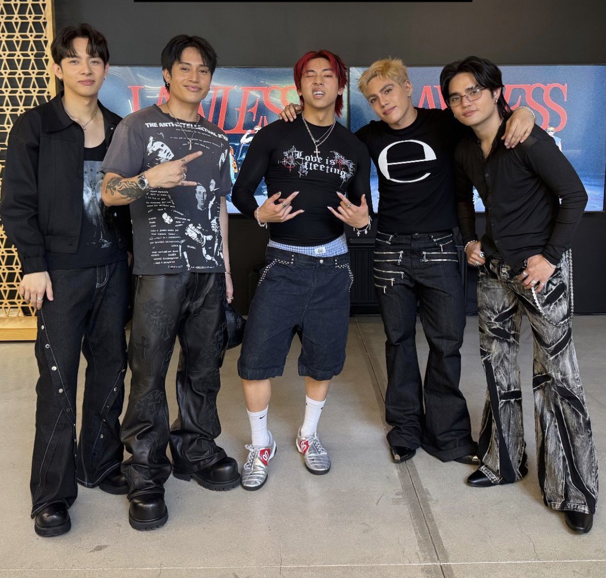 VelaBerry_'s tweet photo. Now lang nagka net, bago na pala ulit hair color ni Josh

D-5 SB19 LOLLAPALOOZA STAGE
@SB19Official #SB19 https://t.co/9XKerd5qUY