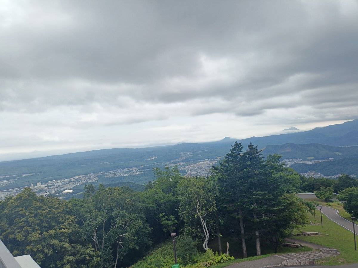 inv1998's tweet photo. [無職25日目]
北海道最高すぎる〜
避暑地だし、空気気持ち良いし、気温24度とか。

涼しい風を浴びながら、焼肉しましたとさ🥰 https://t.co/sWw0LsIqUi