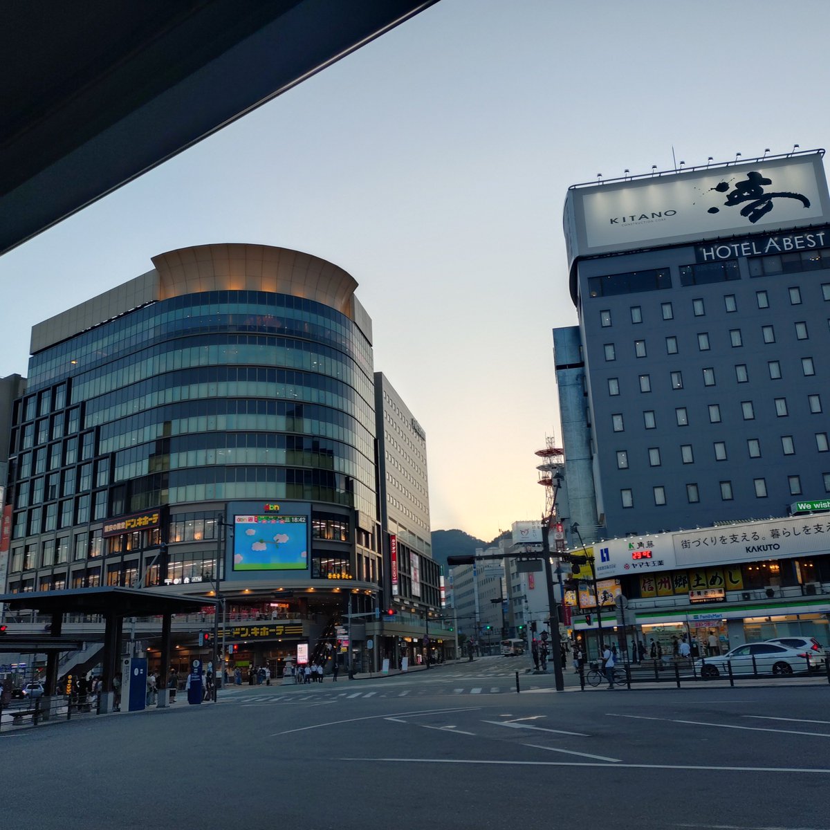 BRAVE9518's tweet photo. 2026年 7.25(土) 長野駅、権堂アーケード、善光寺 周辺のゴミ拾いパトロールを行う。特記事項なし
#ホープインカオスヒーロー https://t.co/KdKTnLZZVi