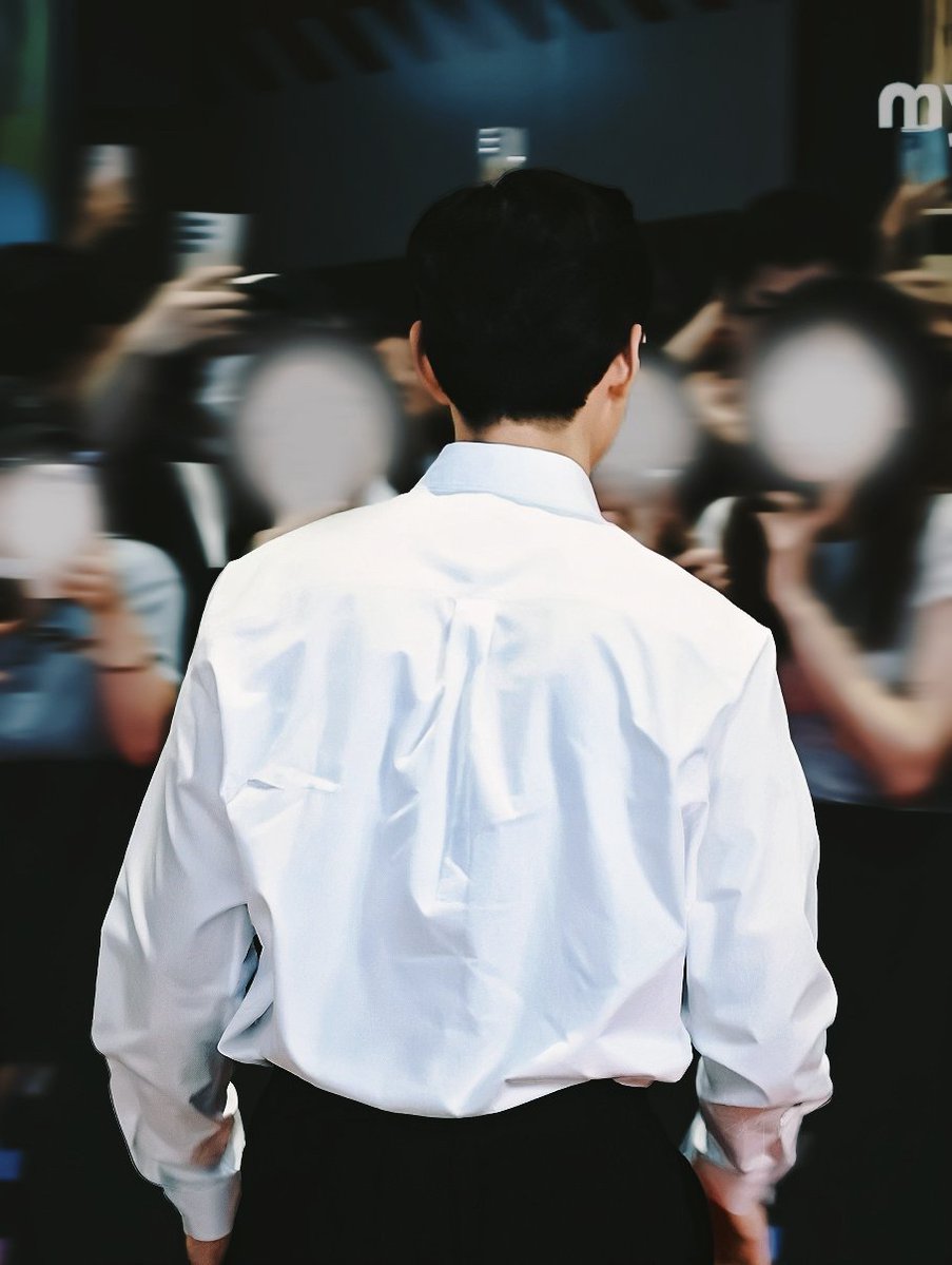 MCandy1215's tweet photo. 뒤에서 봐도 잘생겼다 https://t.co/rWFtpTbaDr