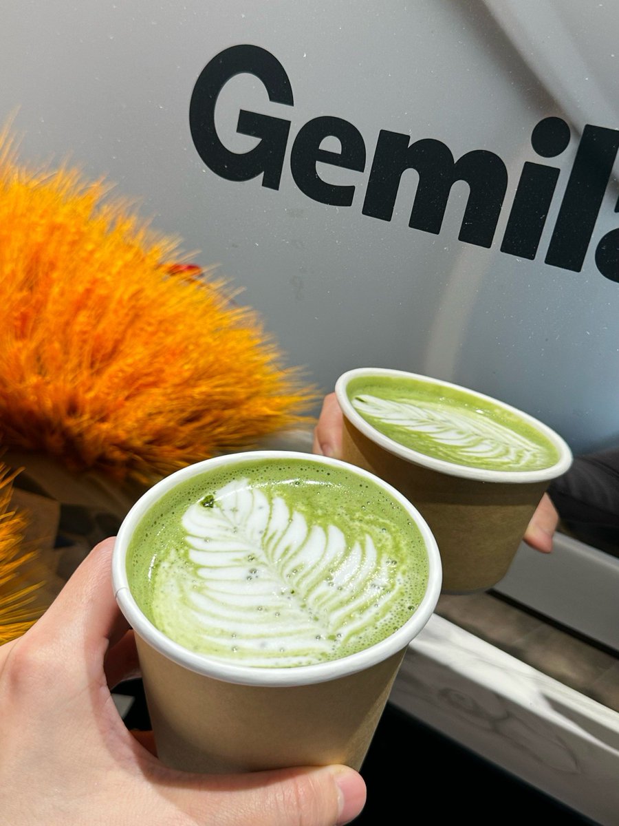 sklusevich5's tweet photo. Make a quick iced matcha latte at home! Whisk 1 tsp matcha powder with 2 tbsp hot water, pour over ice, top with oat milk—creamy, earthy, and ready in 2 mins! https://t.co/dxf2Y3xNpS