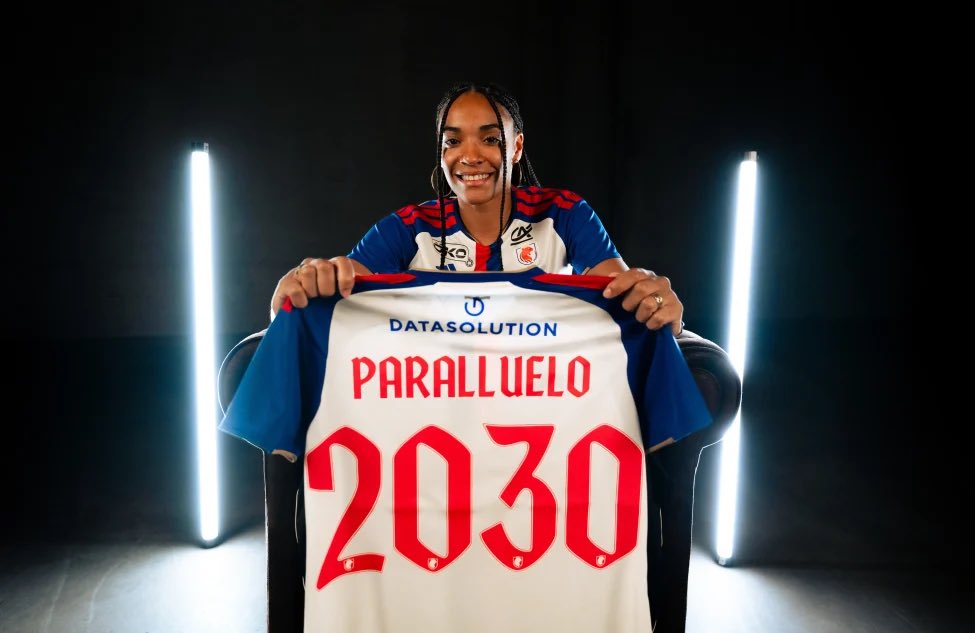 JacobsBen's tweet photo. Lyon have signed Salma Paralluelo on a four-year deal. The 22-year-old Spain forward joins as a free agent after  leaving Barcelona.✍️ https://t.co/hXMFlNuWqY