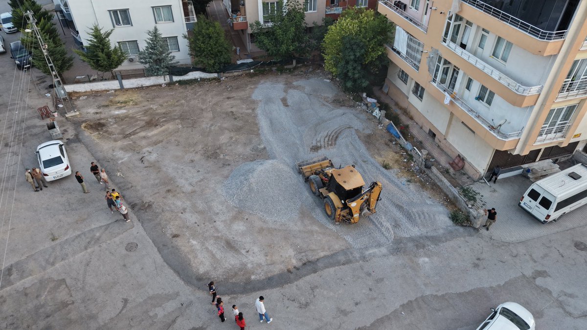 battalgazibeltr's tweet photo. Battalgazi’mizin her noktasında vatandaşlarımızın taleplerini takip etmeye ve çözüm odaklı hizmet anlayışıyla çalışmaya devam ediyoruz. https://t.co/gpzLGY0BHP