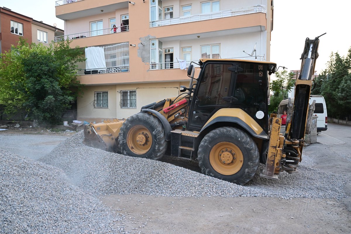 battalgazibeltr's tweet photo. Battalgazi’mizin her noktasında vatandaşlarımızın taleplerini takip etmeye ve çözüm odaklı hizmet anlayışıyla çalışmaya devam ediyoruz. https://t.co/gpzLGY0BHP