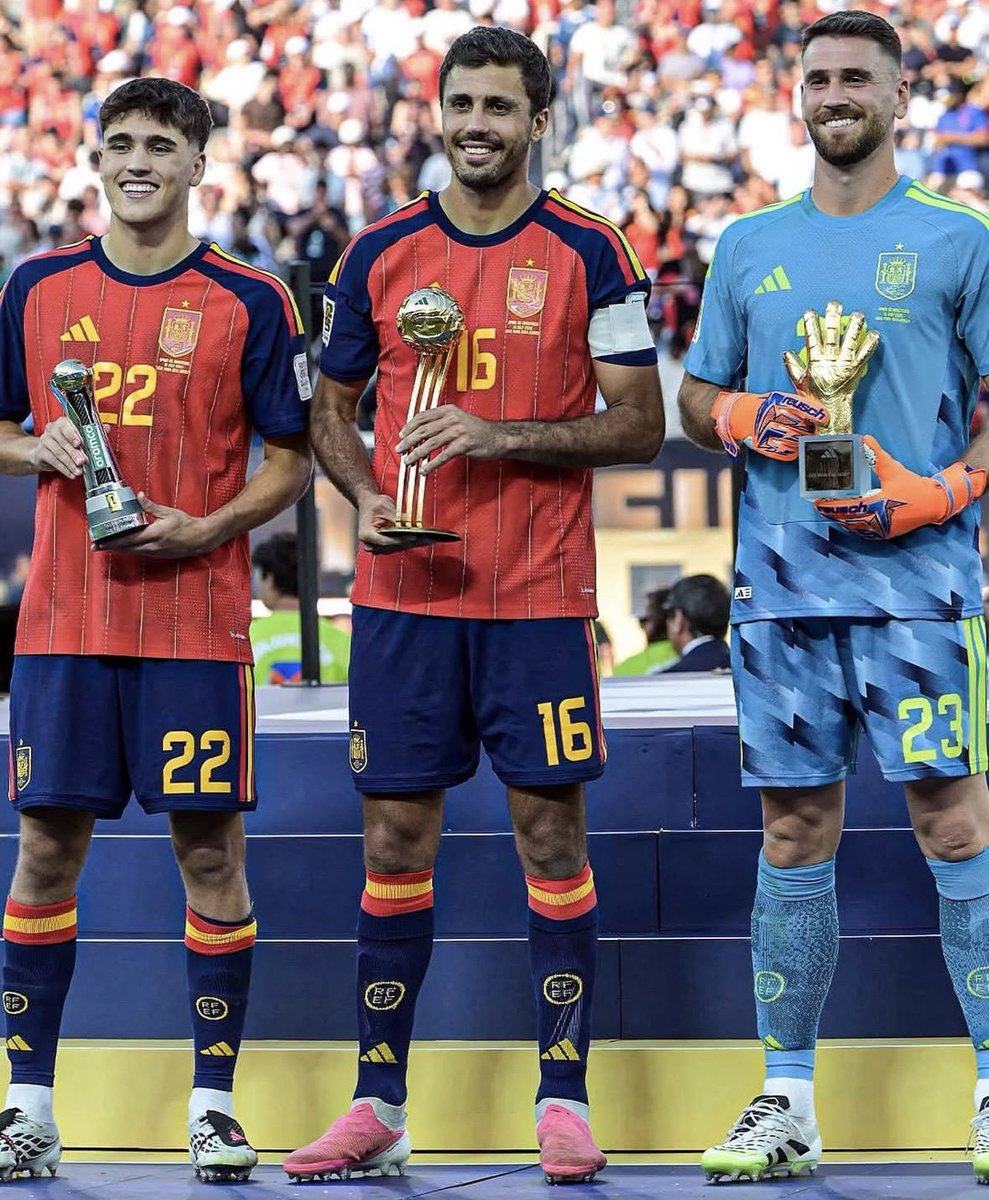Tobs_fc's tweet photo. 🚨 STAT: Only two countries have ever done a clean sweep at the World Cup podium in football history. 

Argentina                                                          Spain https://t.co/1YMjbK9vWr