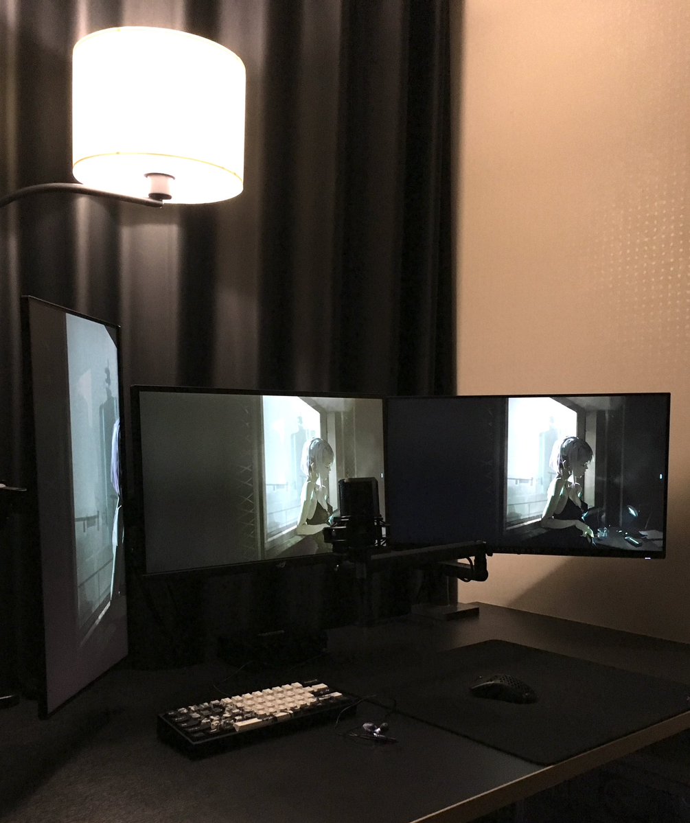 drowsy4150's tweet photo. #desksetup https://t.co/iOs1D7IGb0