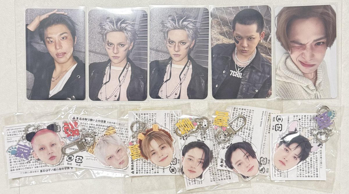 _4llj_'s tweet photo. treasure 交換 トレカ 特典 会場 POPUP 顔アクキー FC

FC特典 ジョンウ↔️ハルト
会場アルバム特典 ヨシ ヒョンソク↔️ハルト ジフン
POPUP特典 アサヒ↔️ジフン
顔アクキー ヒョンソク ヨシ ジェヒョク ジョンファン ハルト↔️ジフン ハルト（喜以外）

郵送で交換可能な方お声がけお願いします🙂‍↕️ https://t.co/4LjCHujnGq