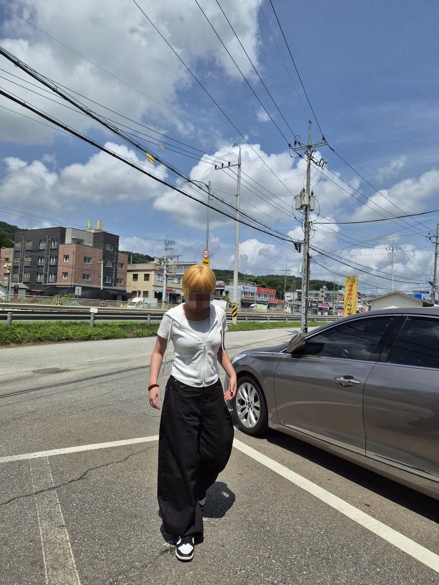 idkyuidc's tweet photo. 구름이.참.이브내요^^* https://t.co/R3NDtmNBIq
