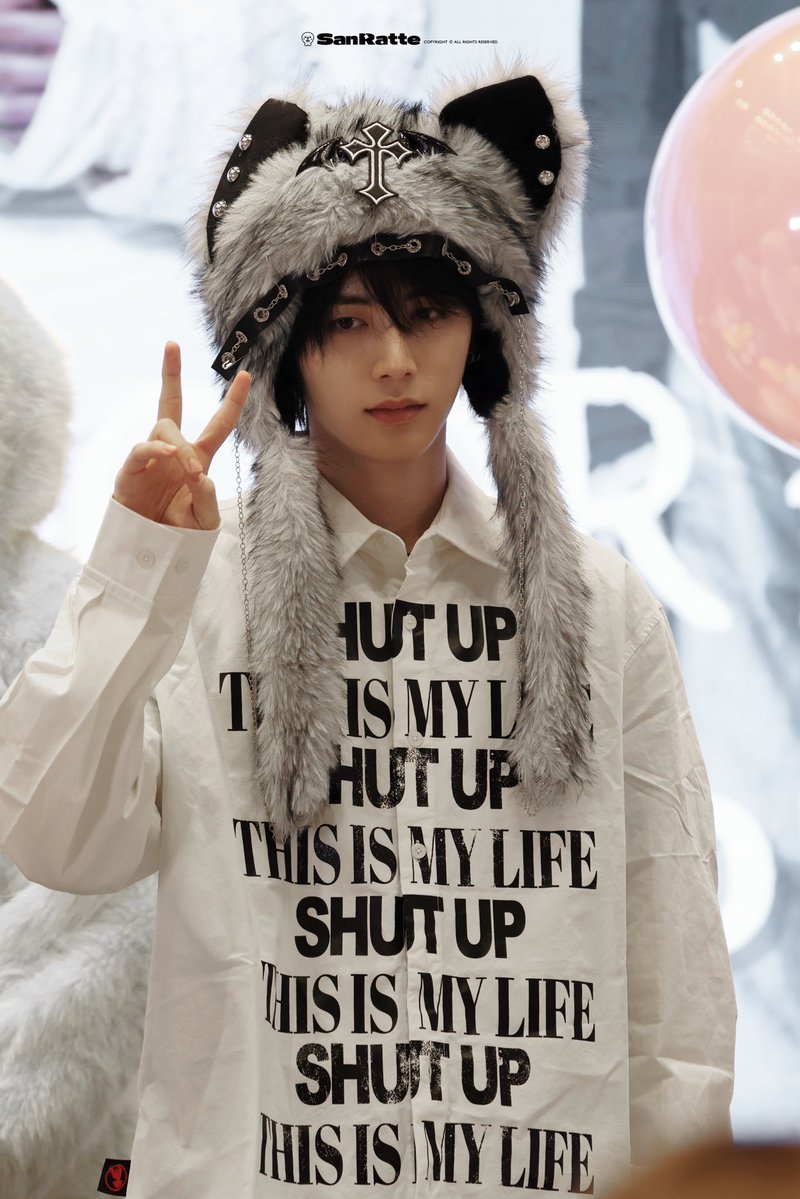 mycatdongmin's tweet photo. i’m actually deeply moved https://t.co/v4uz4B6Hf6