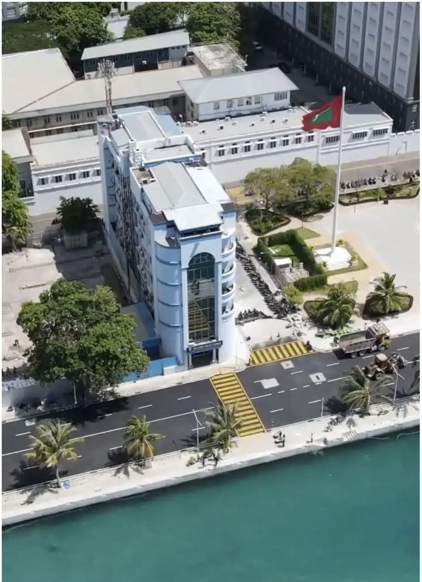 shaazthajoo's tweet photo. Qaumee dhifaaee baaruge 100 ethah aharuvee sirruthah haamakuri meehaa hoadhaa ihumaaluvivfaraaihthah hifaa hayyarukoh fiyavalhu alhan govaalan . photo akun dhakkaigen mi ulhenee kudakudhin kulhey park eh noon.
@MMuizzu @MNDF_Official @PoliceMv https://t.co/1mUgNlFsvo