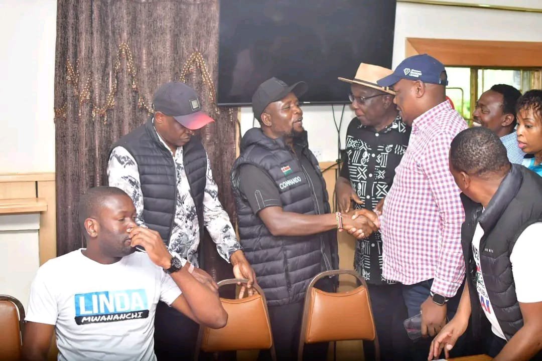 jaredrop_'s tweet photo. Good leadership requires courage, consistency, and the willingness to stand for the public interest at all times. #KaribuWesternSifuna Mulembe Declaration Kitale Edition https://t.co/lIOBJAHS3R