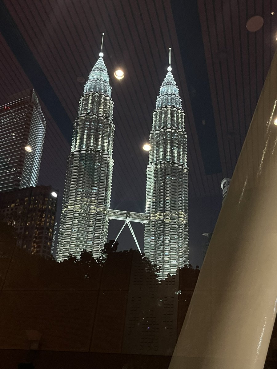 Agent_NyetCord's tweet photo. Currently in KL for ISUCRS and SELSMA
Met old colleague and classmate https://t.co/zLdNXkN9pH