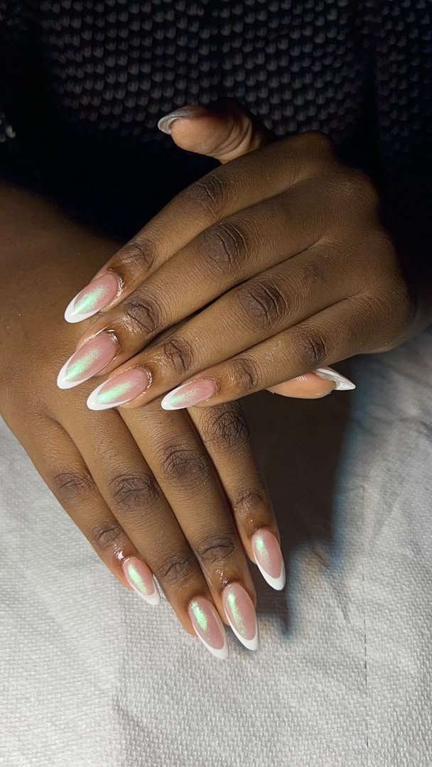 BuildEnter88060's tweet photo. De temps en temps j'envoie souvent des clientes à ma petite sœur cette fois ci j'aimerais vraiment que son petit business décolle les filles svp 

Faites lui la recette 

Elle est prothésiste ongulaire 

Demandez même à @Fruit_2mer elle avait essayé 

Aidez moi à Rt 🙏🏾 https://t.co/Bi1LtdYup9