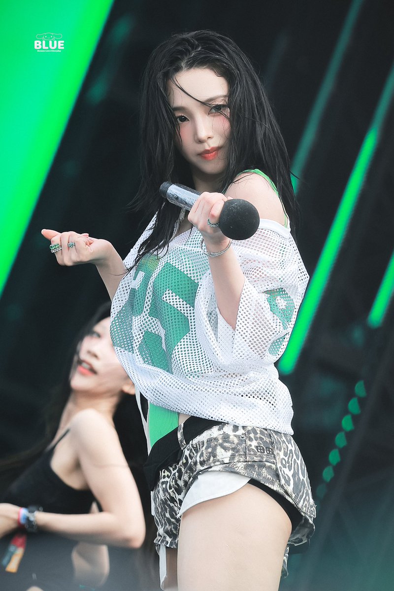 blue_karina_'s tweet photo. 260725 waterbomb

#aespa #에스파 
#Karina #카리나 
#KARINAxWATERBOMB2026 https://t.co/oigrMLe6A2