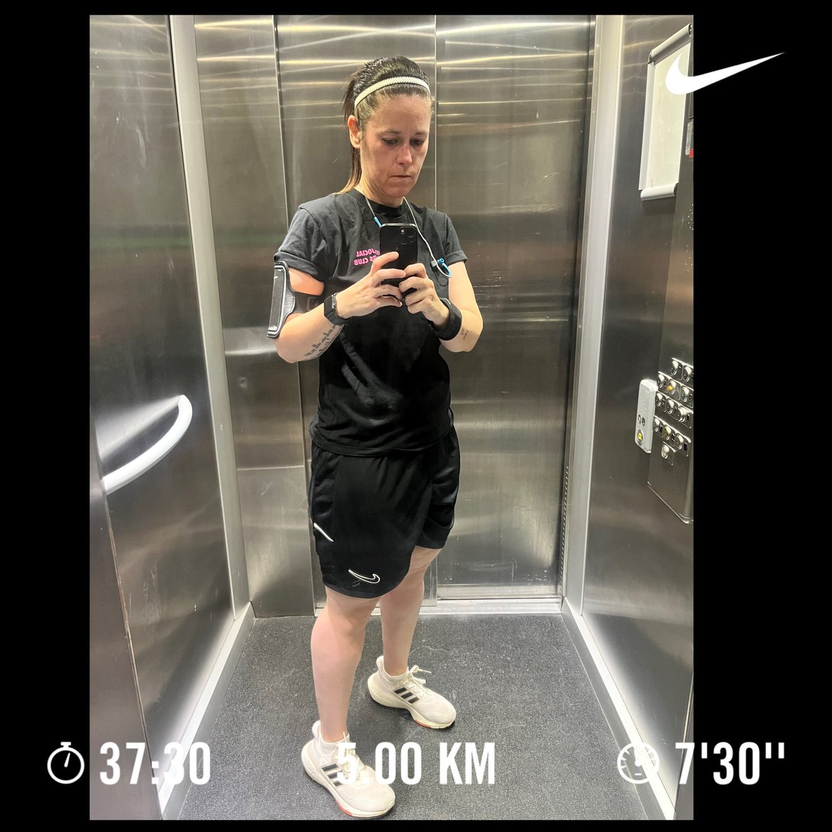 Dodgems81's tweet photo. Well that was disgusting. Pre-season is just PE for adults with worse knees. 😭⚽️ 

#womensfootball https://t.co/xpBUd1vsxI