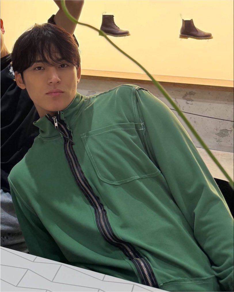 y_x10_'s tweet photo. 진짜 남자다 어떡해…😳😳😳 https://t.co/wJt8q5NgMP