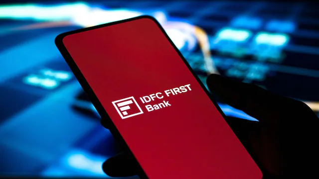 CNBCTV18Live's tweet photo. #1QWithCNBCTV18 | #IDFCFirstBank reports its Q1 results:
💸Net Profit At ₹1,075 Cr Vs ₹463 Cr (YoY)
💸NII Up 21.1% At ₹5,972.3 Cr Vs ₹4,933 Cr (YoY)
🔴Alert: Bank received ₹514.82 cr under CGFMU Scheme from NCGTC in Q1FY27, amount booked under provisions & contingencies
💸Gross NPA At 1.51% Vs 1.61% (QoQ)
💸Net NPA At 0.44% Vs 0.48% (QoQ)
💸Provisions At ₹1,144 Cr Vs ₹1,659 Cr (YoY)