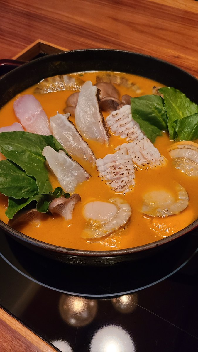 SRH_8190's tweet photo. ここほんと美味しかった！ブイヤベースのコース🤤追い海鮮もついてきてびっくり！ https://t.co/jlRUfufjaD