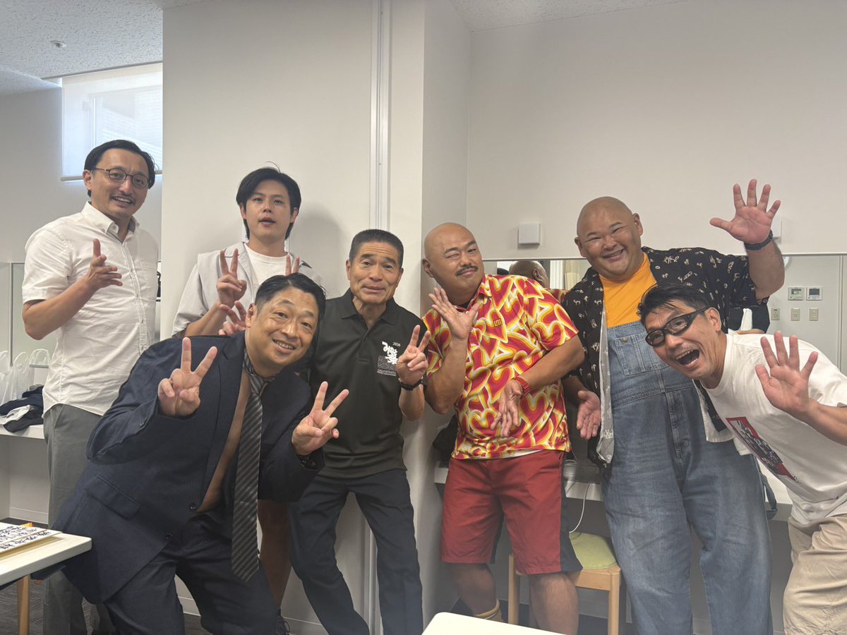 shochiku_geino's tweet photo. ‼️本日ご来場御礼‼️

境港市と松竹芸能の70周年で
実現したイベント💫

「みなと祭前夜祭
境港市×松竹芸能W70周年
お笑い×怪談ライブ」

安田大サーカス、篠宮暁に加え
吉田悠軌さん、BBゴローさんの４組で
ネタと怪談の90分でした👻
伊達境港市長にも参加していただき
盛り上げていただきました🦀 https://t.co/0jNT8Dt2U8