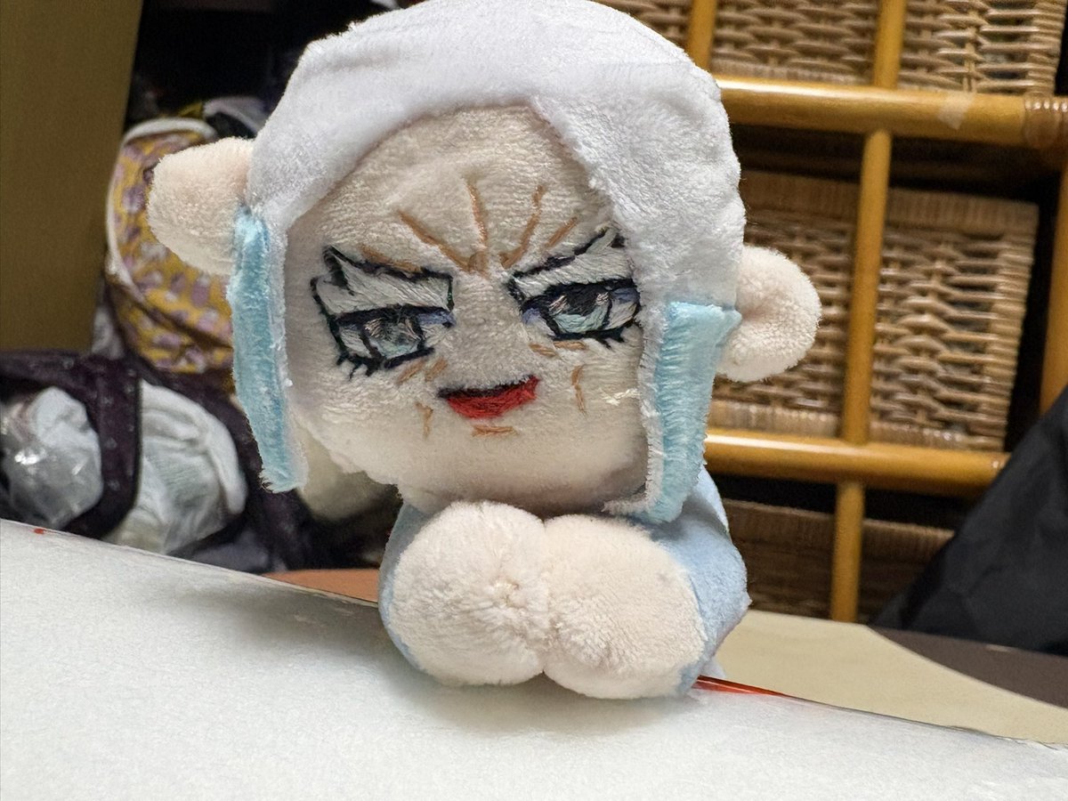 Kouixdbv's tweet photo. トモコレつつじ島でお馴染みの玉王様ぬい
磁石埋め込んだタイプで制作したけど、普通に落ちそうなので洗濯バサミ取り付ける方向にチェンジしておこう。 https://t.co/zGqID0urAz