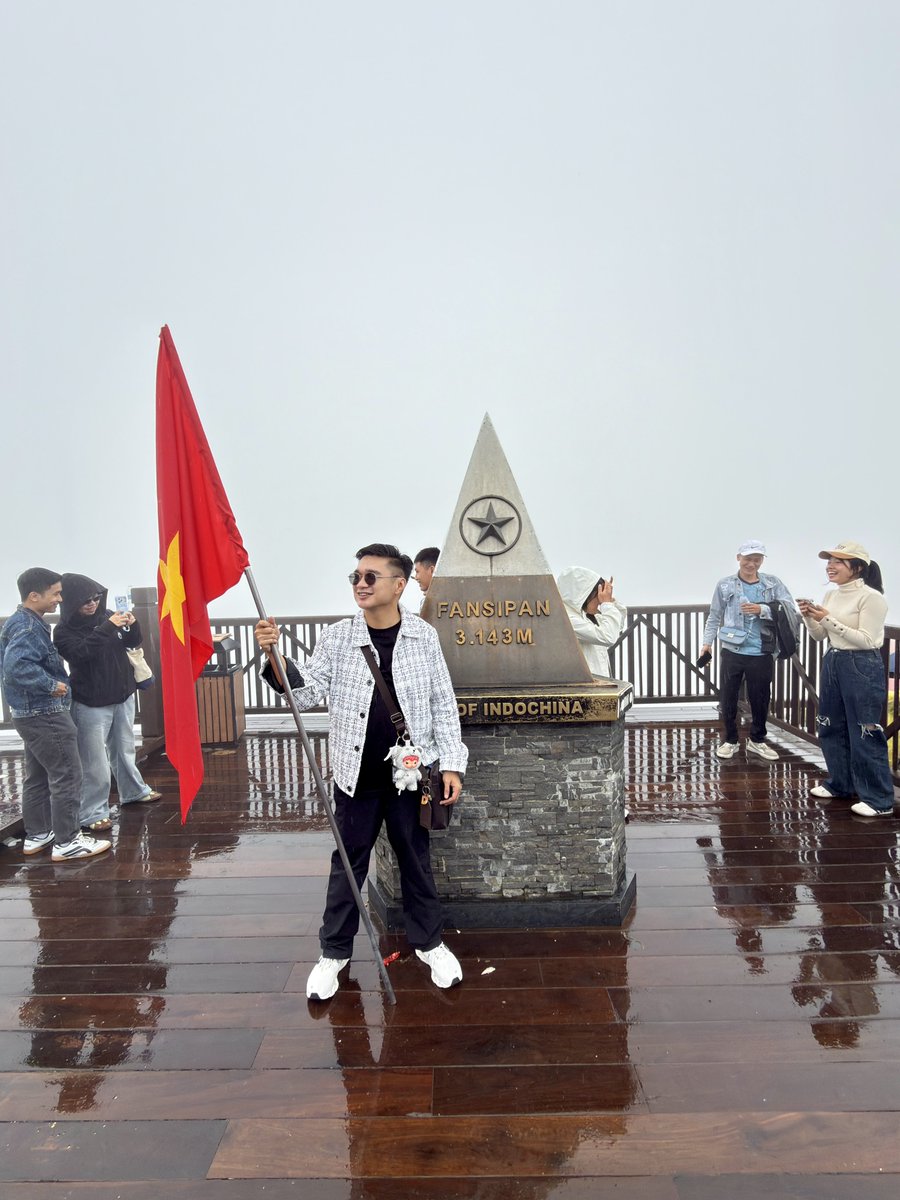 Estanique's tweet photo. 📌Fansipan, Vietnam 🇻🇳 https://t.co/HatCVBv6Zm