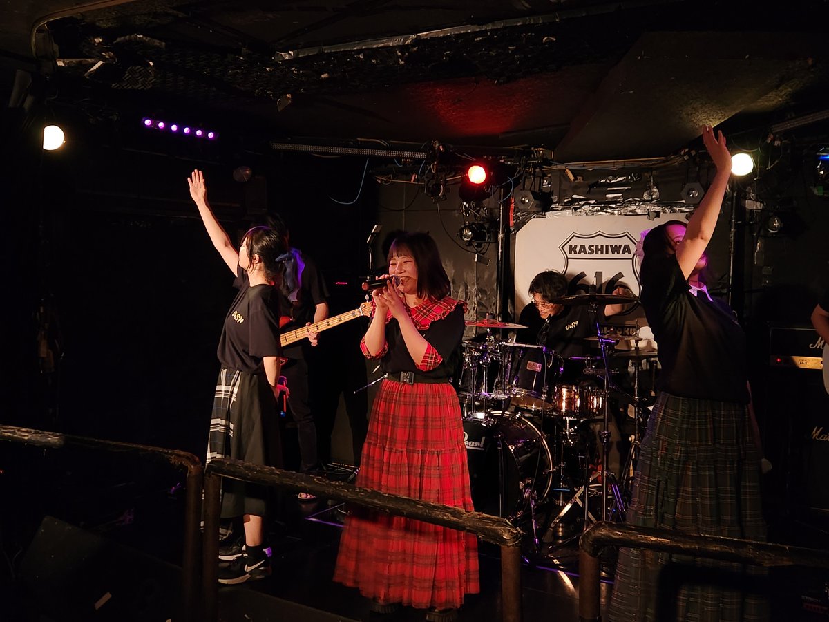 kuma_kumakoton's tweet photo. おわかりいただけただろうか···😍
まおちゃんがボブになってることに···
あずちゃんがポニーテールであることに···
 #ボブ好き
 #ポニーテール好き https://t.co/QvoKVEtmlI