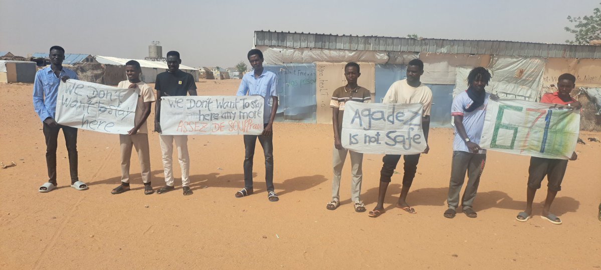 refugeesniger's tweet photo. 🆘Day 671 of peaceful protest.
‼️ Despite the violations suffered by @Refugees at the #Agadez humanitarian center in Niger🇳🇪 this indicates a flaw in humanitarian organizations.
@UNHumanRights @UNICEF @UNGeneva @TedrosGottaGo @AlinaCobirlau @BeltramoPaolo https://t.co/gJanu7vj3i