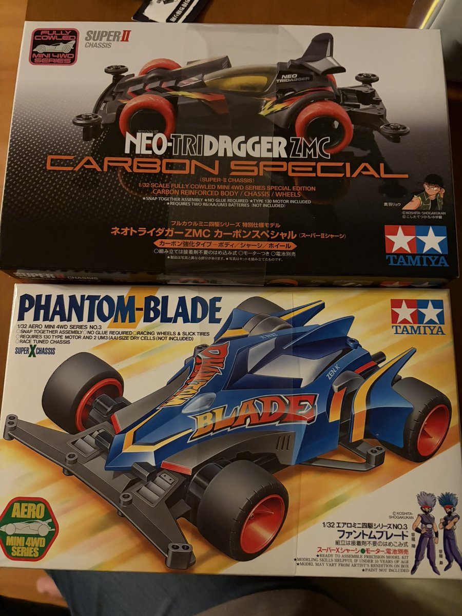 fullfullcchi's tweet photo. 今日、買えたネオトライダガーZMCとファントムブレード‼️
ネオトライダガーZMC 3,000円
ファントムブレード　　2,400円
はお得な気がして買いました。
#ミニ四駆
#ネオトライダガーZMC https://t.co/xMo5y59Mxs